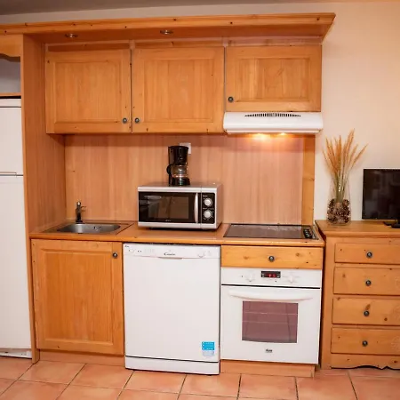 Uvernet-fours, 3 Pieces, 8 Personnes - Fr-1-504-37 Apartment